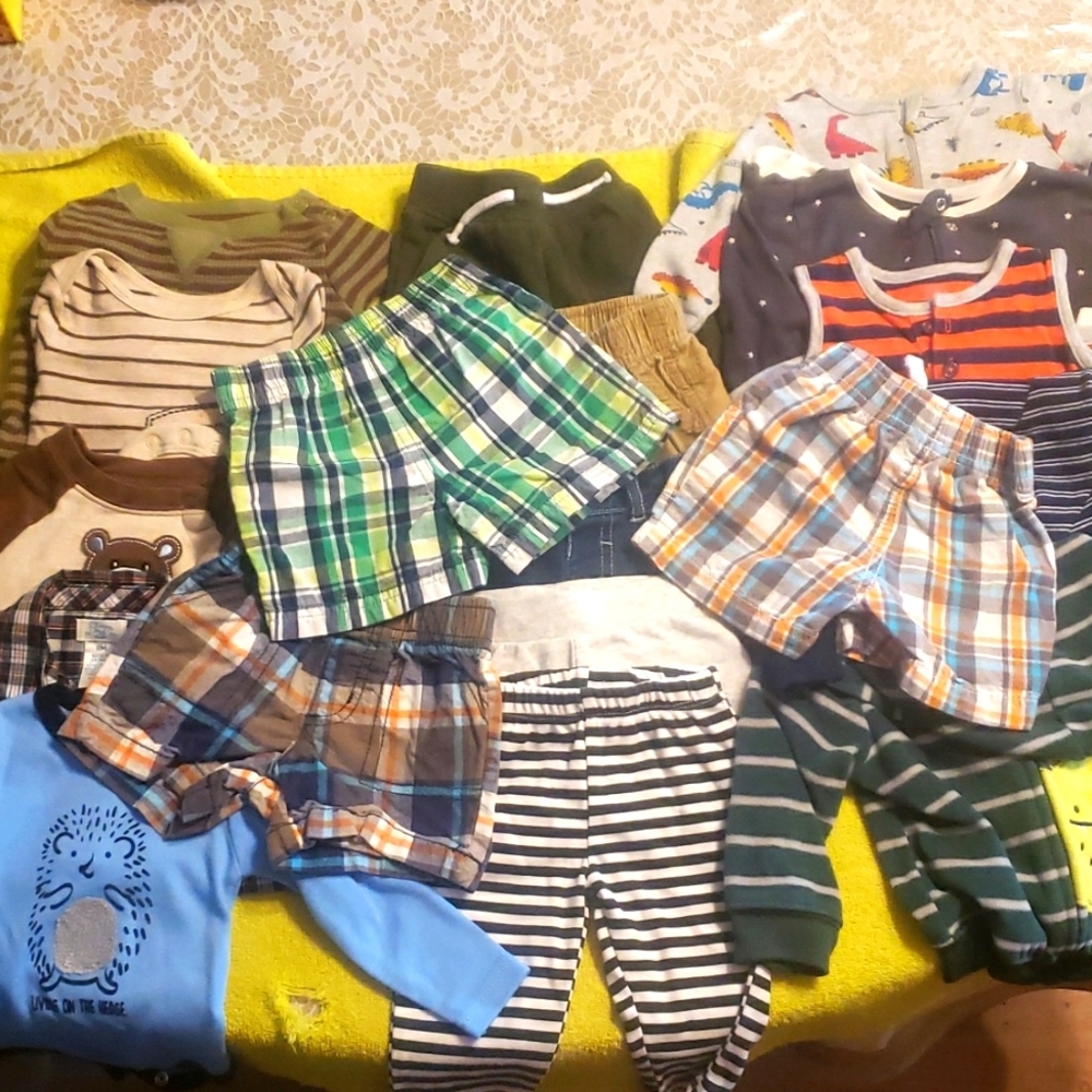 Bundle (Lot) 18 Peices Baby Boy Clothes  0-6 Months Perfect Condition